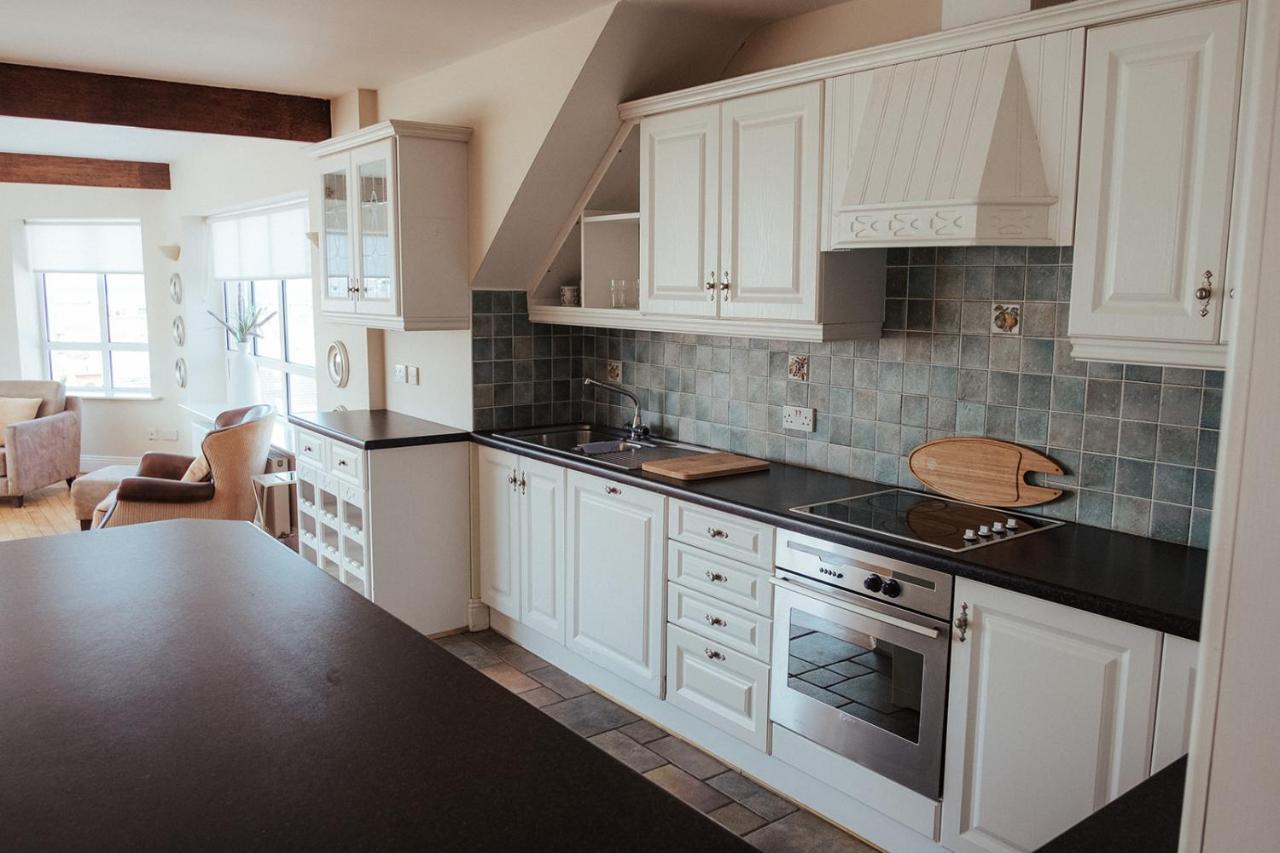 Lehinch Lodge Lahinch Bagian luar foto