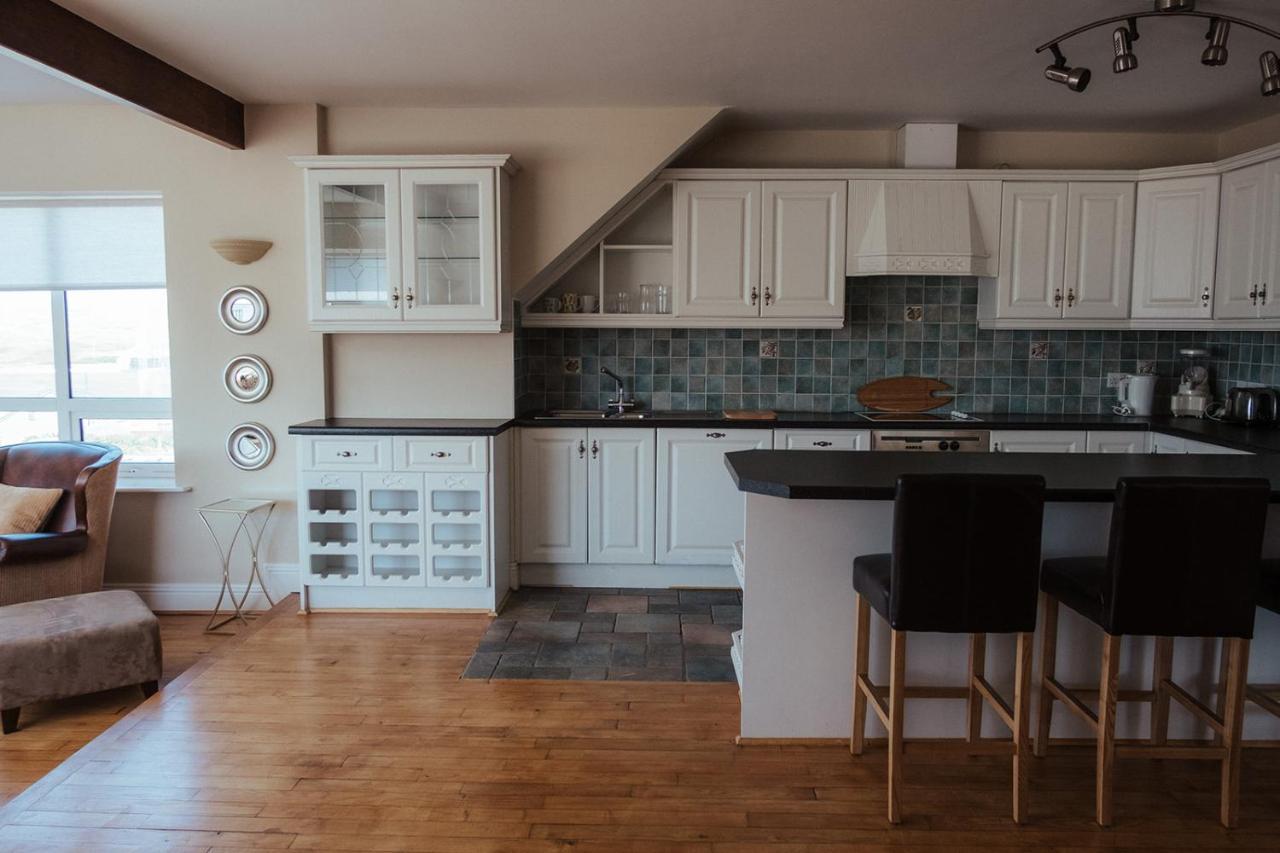 Lehinch Lodge Lahinch Bagian luar foto