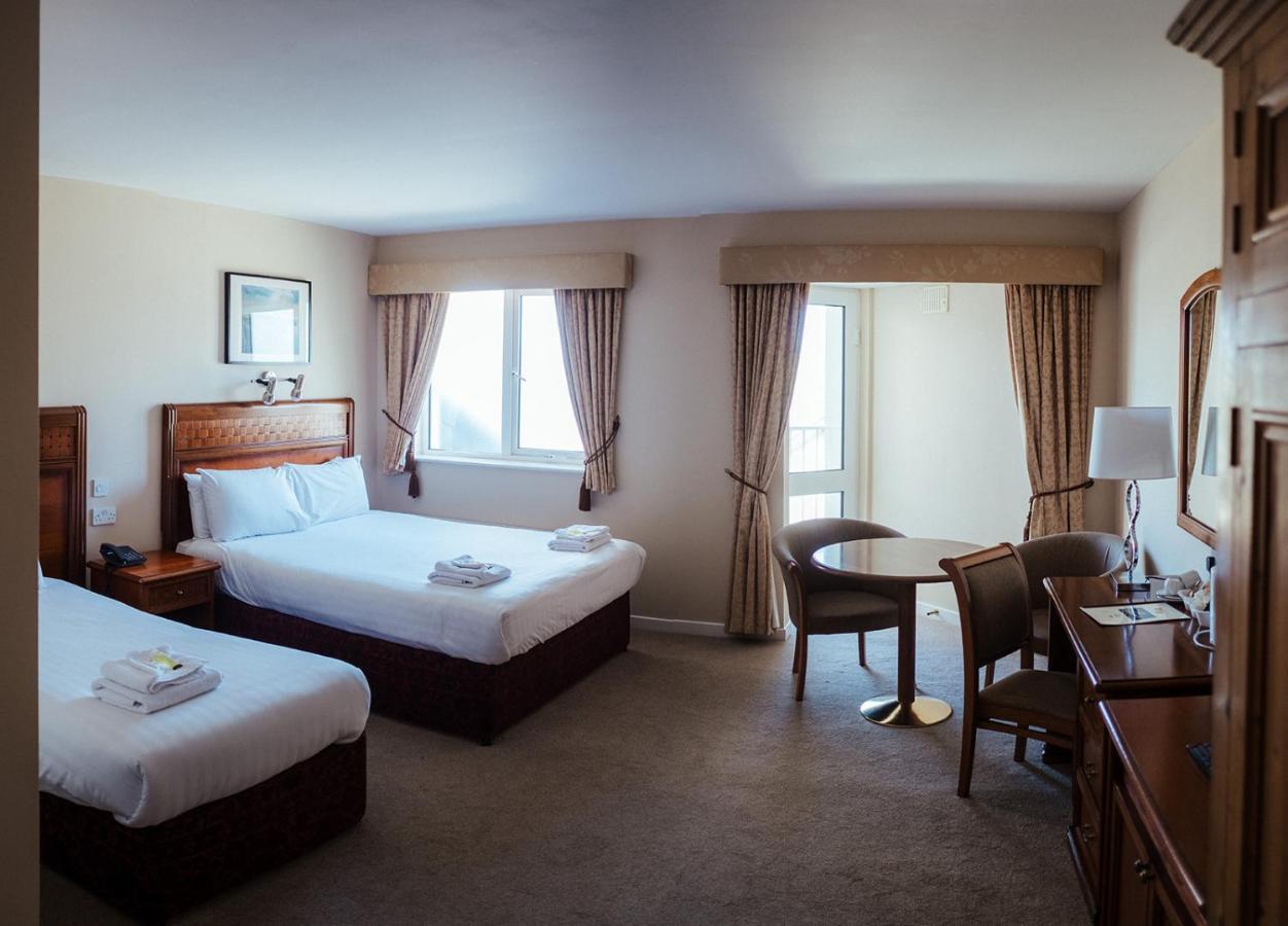 Lehinch Lodge Lahinch Bagian luar foto